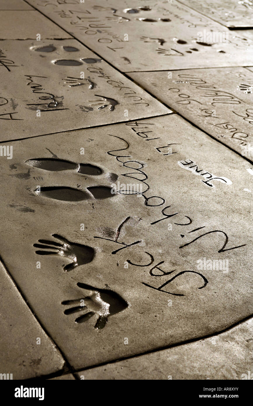 thehandprints Hollywood footprints hi-res stock photography and images - Alamy