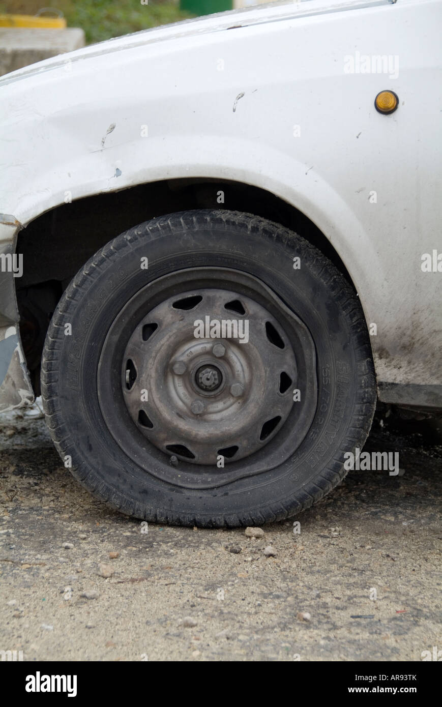 bent wheel rim car Stock Photo Alamy