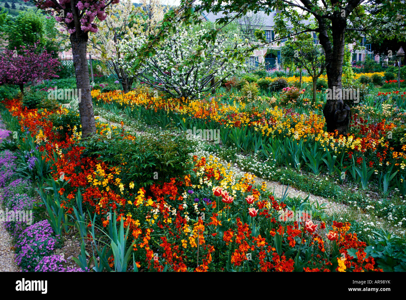 The artist's garden at giverny hi-res stock photography and