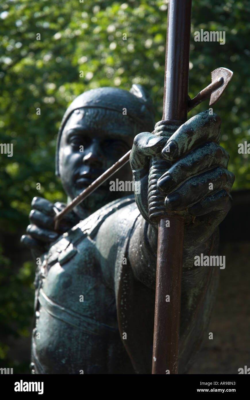 Image of Robin Hoods statue outside of Nottingham Castle in England ...