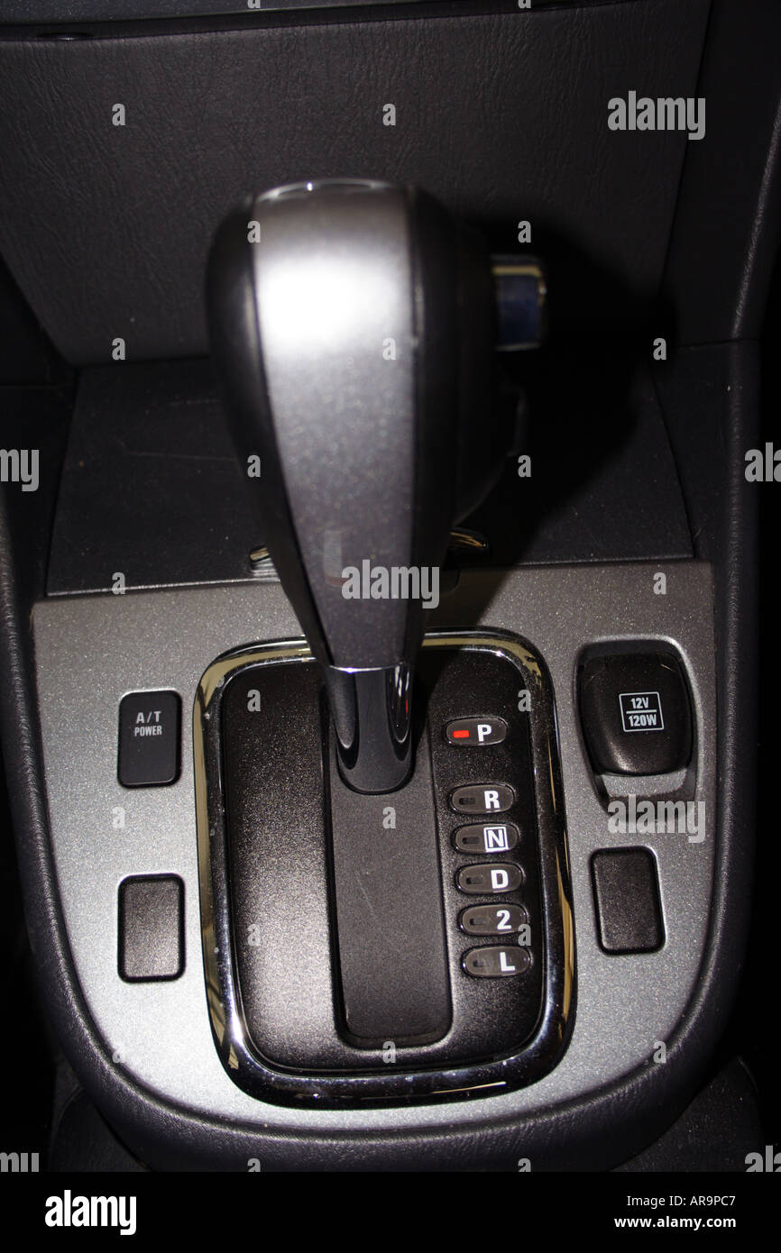 AUTOMATIC GEARSHIFT IN A SUZUKI VITARA 4WD CAR Stock Photo Alamy