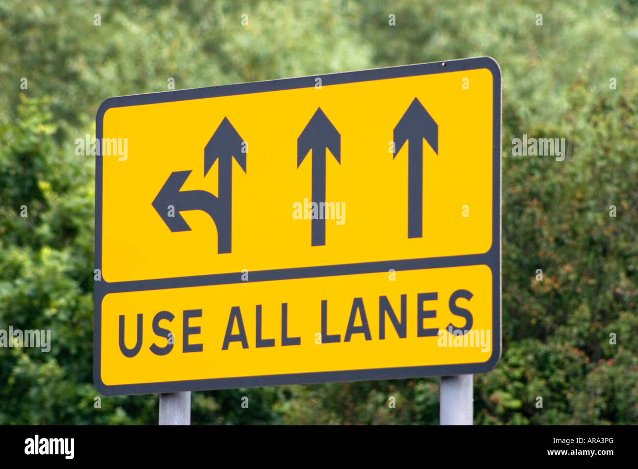 Use all lanes road sign Stock Photo Alamy