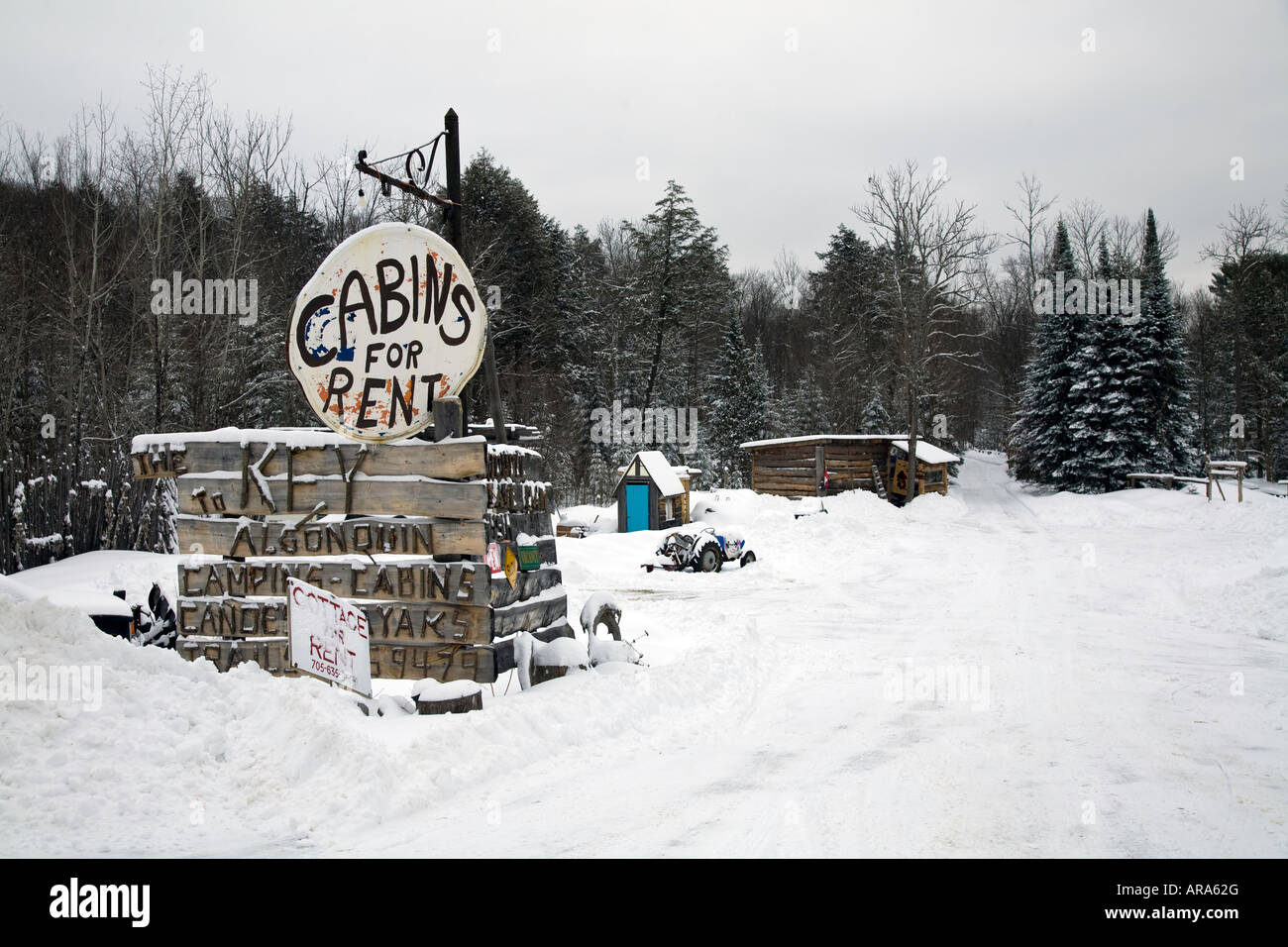 Log Cabin For Rent In The Winter In Northern Ontario Canada Stock