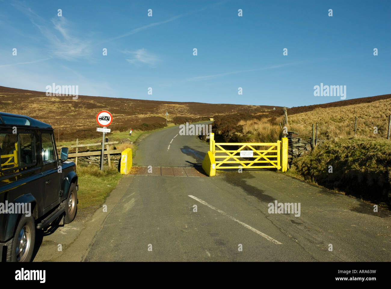 Mountain road isle of man hi-res stock photography and images - Alamy