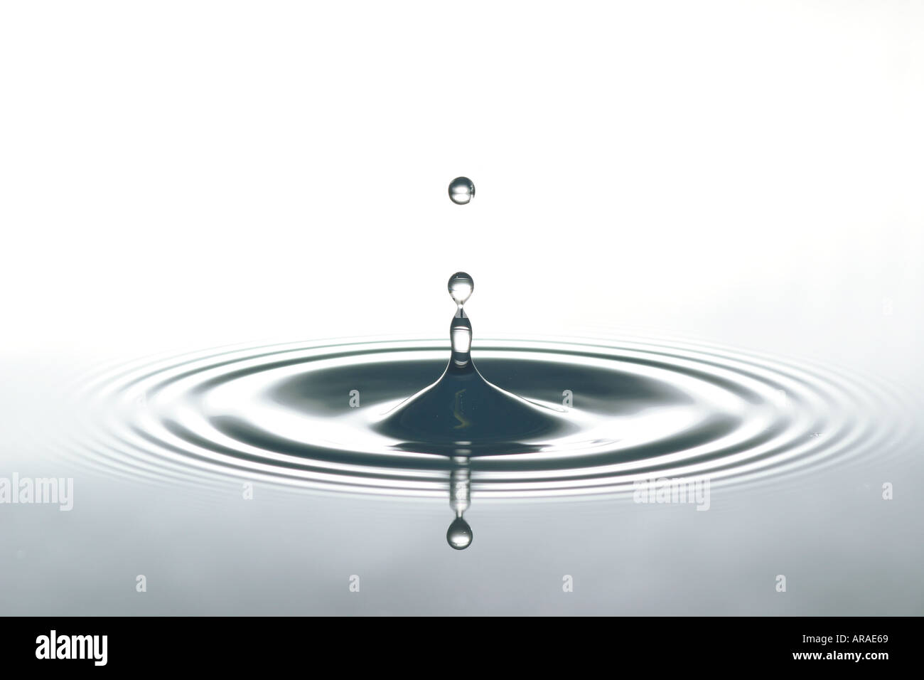 water drop in studio black white Stock Photo - Alamy