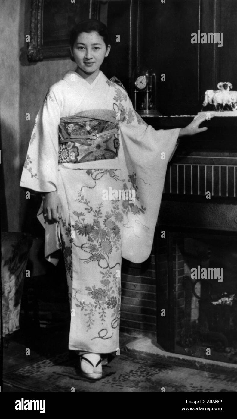 Michiko, * 20.10.1934, Empress of Japan since 1989, full length, 1958, Stock Photo
