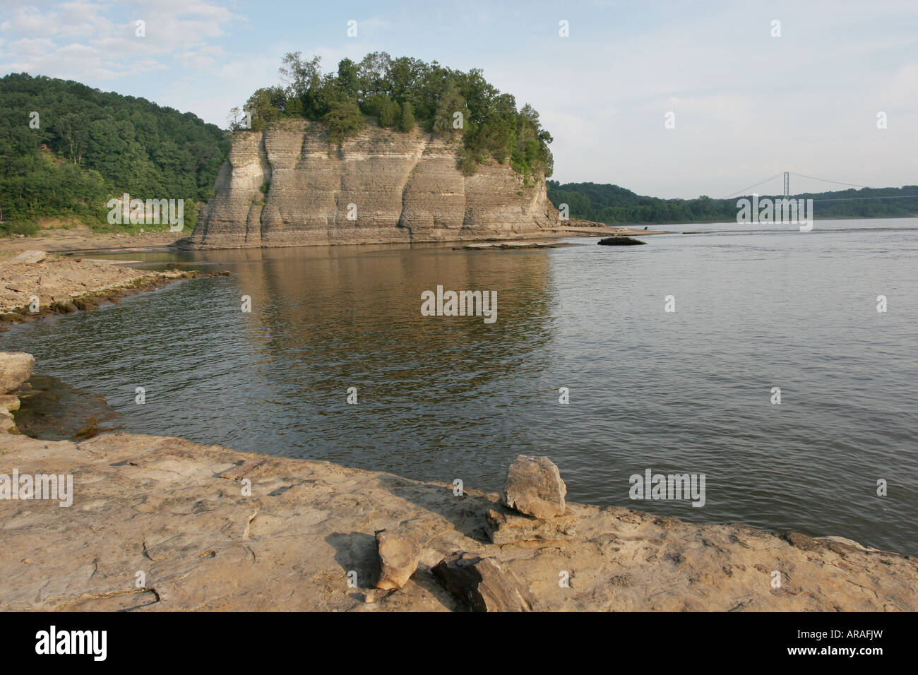 Mississippi river tower rock limestone cliff Stock Photo Alamy