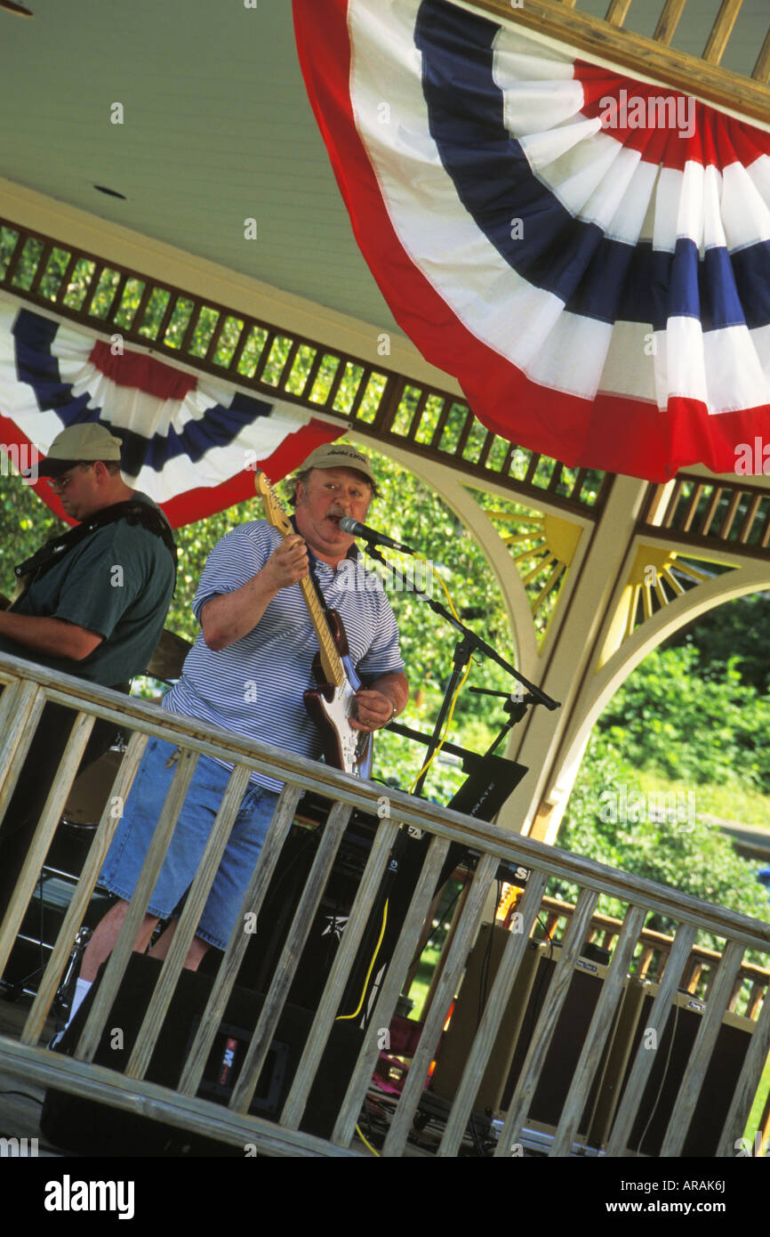 town commons band stand musicians Stock Photo Alamy