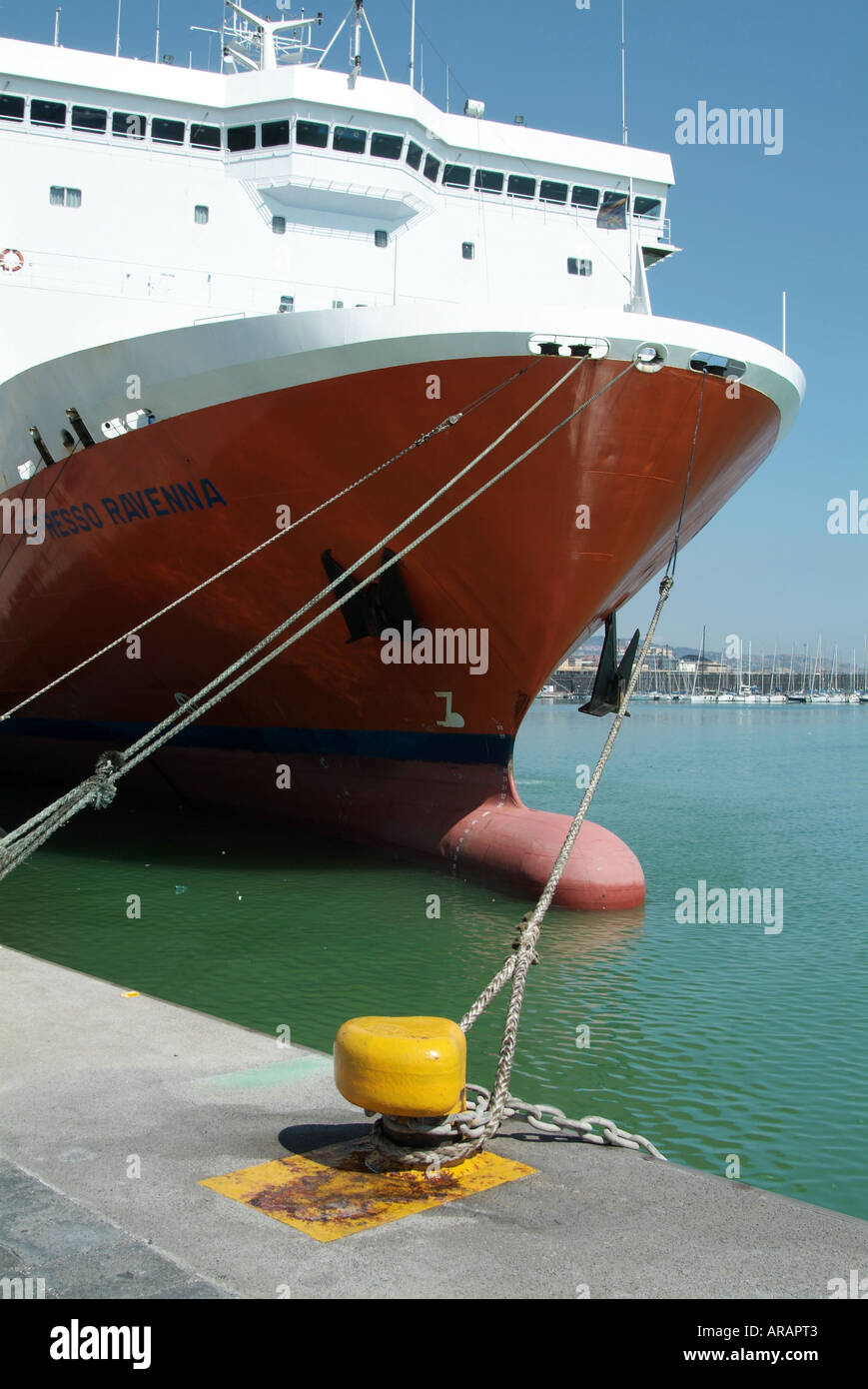 Ferry docks hi-res stock photography and images - Alamy