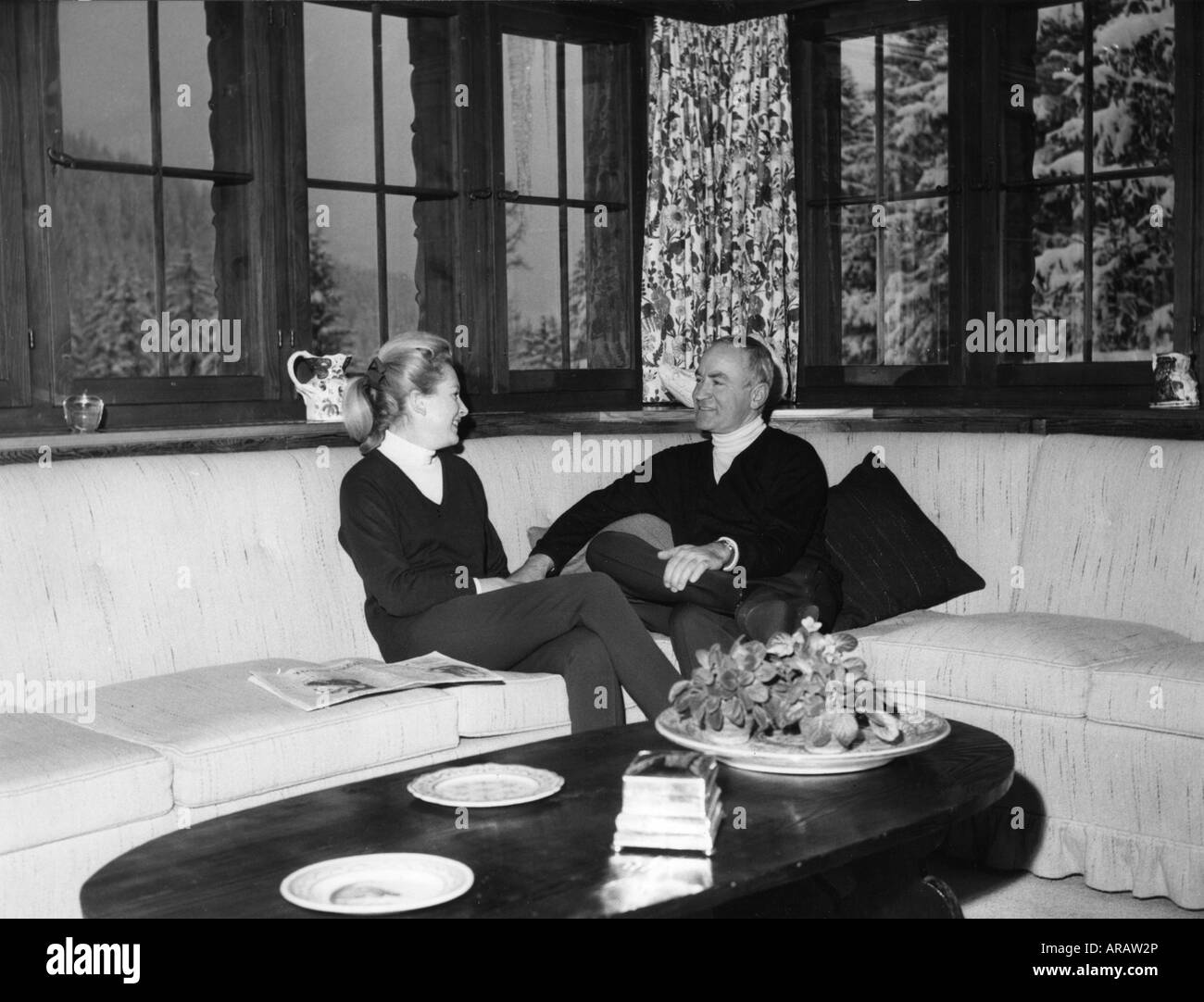 Kerr, Deborah, 30.9.1921 - 16.10.2007, British actress, half length, with her husband Peter Viertel, Klosters, 1964, Stock Photo