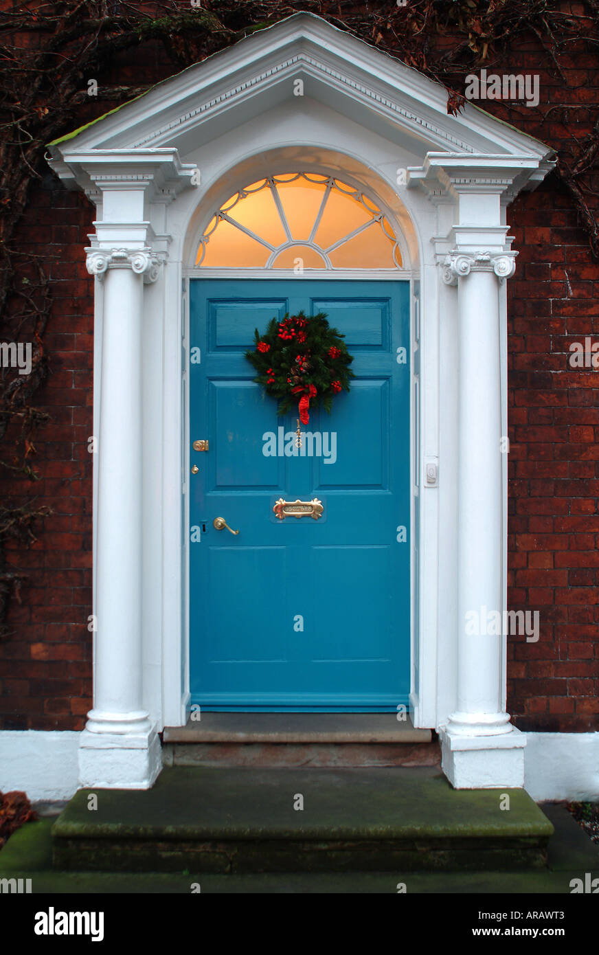 Christmas Wreath on Front Door, Nantwich, Cheshire, England, UK Stock Photo