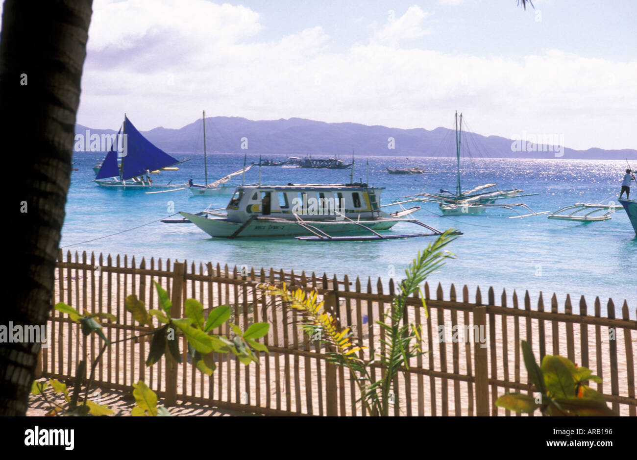 Boracay shoreline boats hi-res stock photography and images - Alamy
