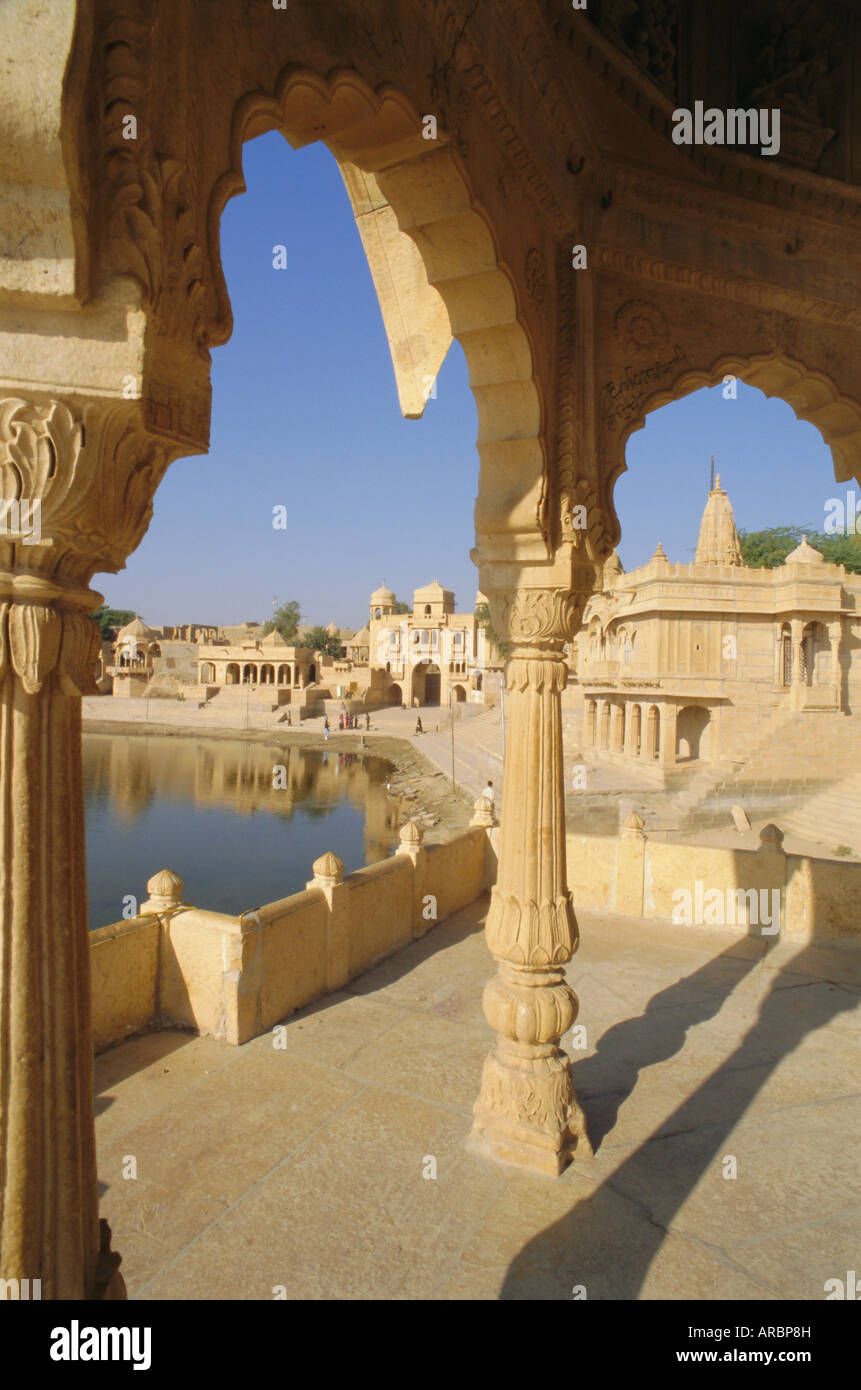 Gadi Sagar or Gadsisar Lake with Tilon ki Pol archway, Jaisalmer, Rajasthan, India Stock Photo