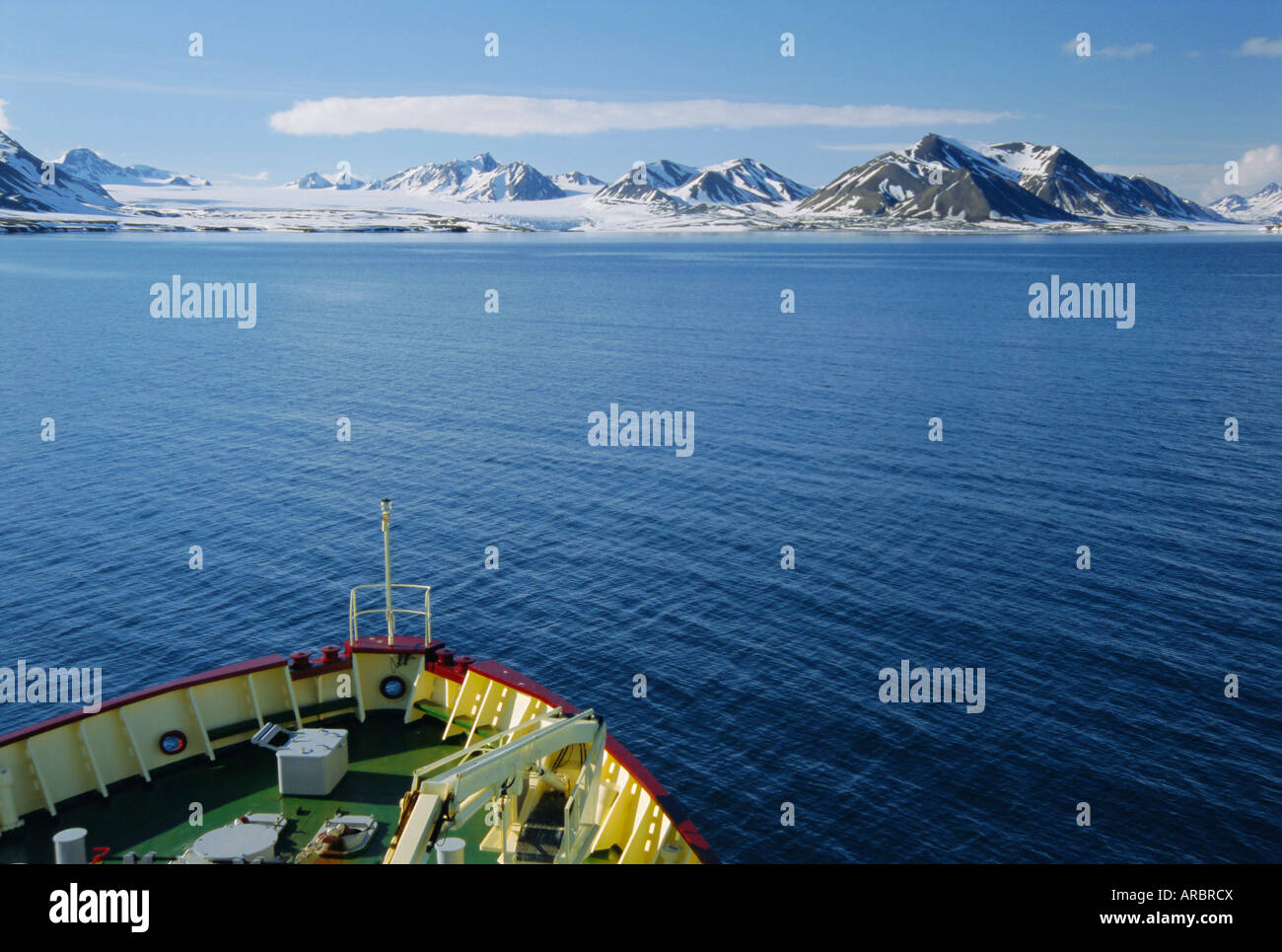 Tour ship heading to the Ramfjell Glacier, Ymerbukta, Isfjorden, Spitsbergen, Svalbard, Norway, Scandinavia, Europe Stock Photo