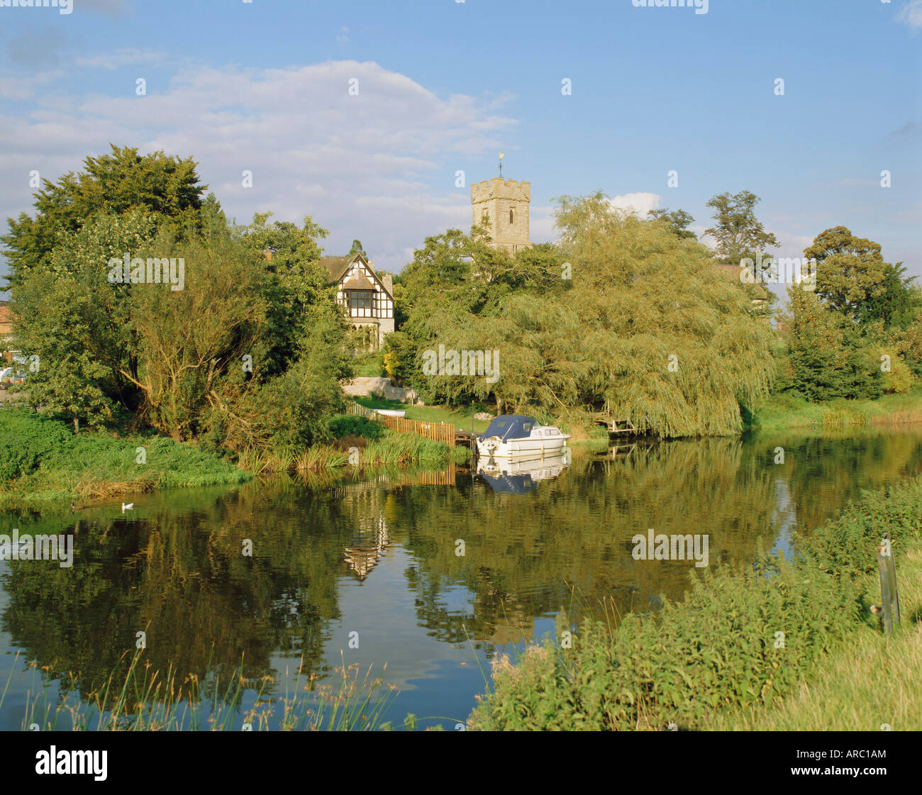 British Rivers Avon Avon river river hi-res stock photography and images - Alamy
