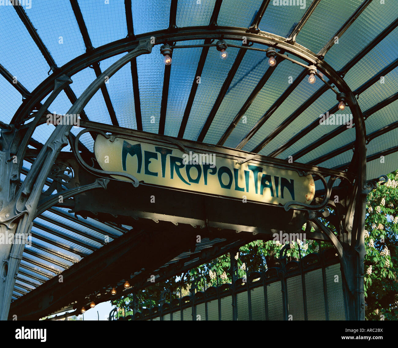 Entrance art hi-res stock photography and images - Alamy
