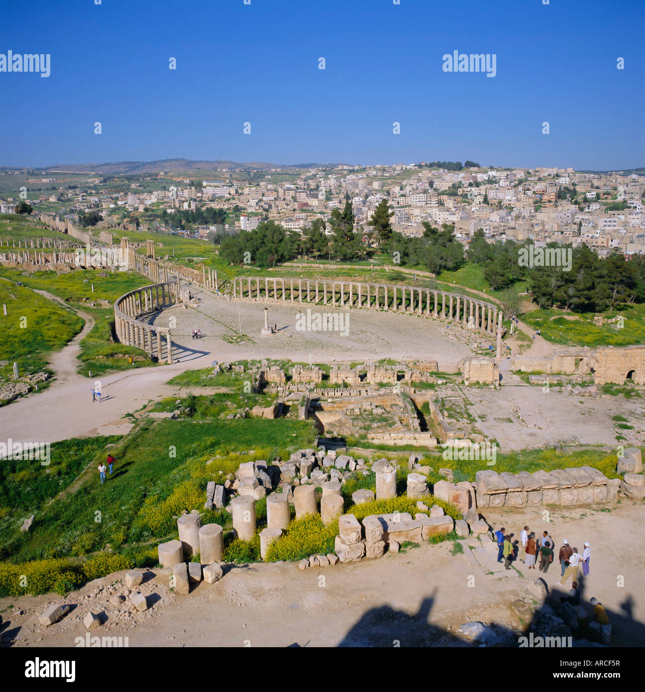 Oval Forum of the Roman Decapolis city, 1st century AD, delineated by an Ionic colonnade, Jerash, Jordan Stock Photo