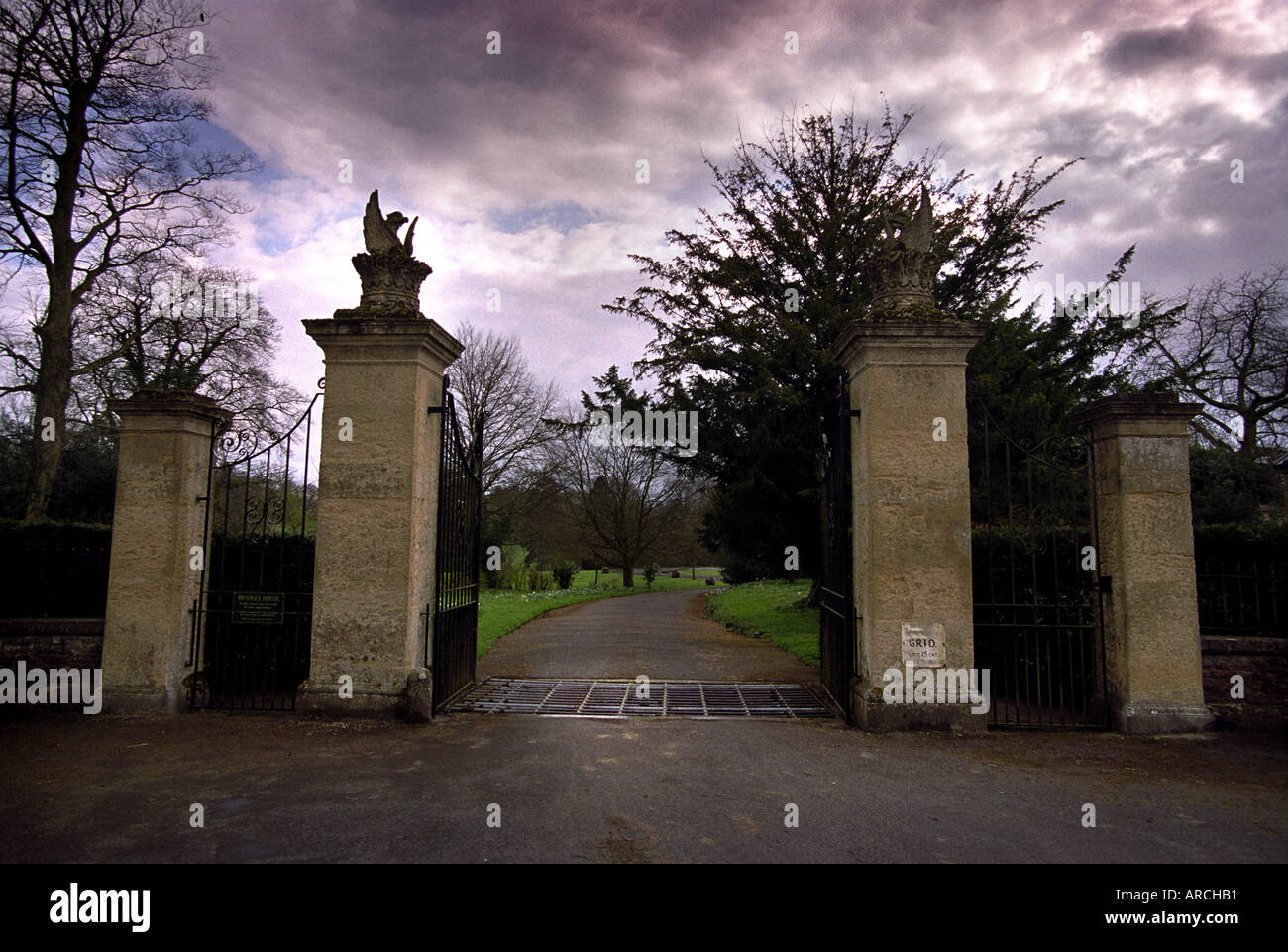 THE ENTRANCE TO BRADLEY HOUSE NEAR MILTON BRADLEY SOMERSET UK THE HOME