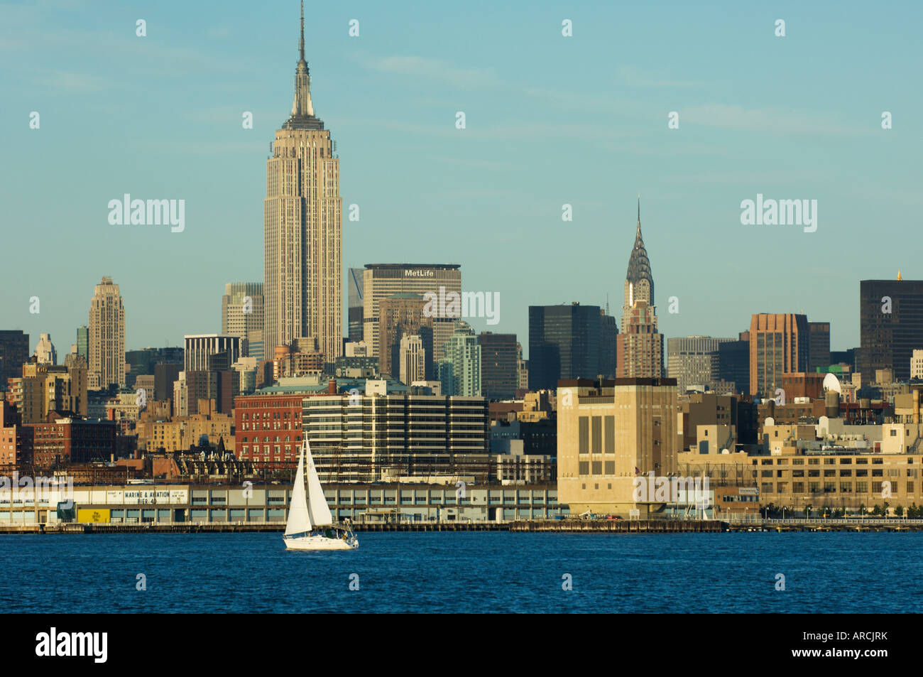 The Empire State Building and Midtown Manhattan skyline across the ...