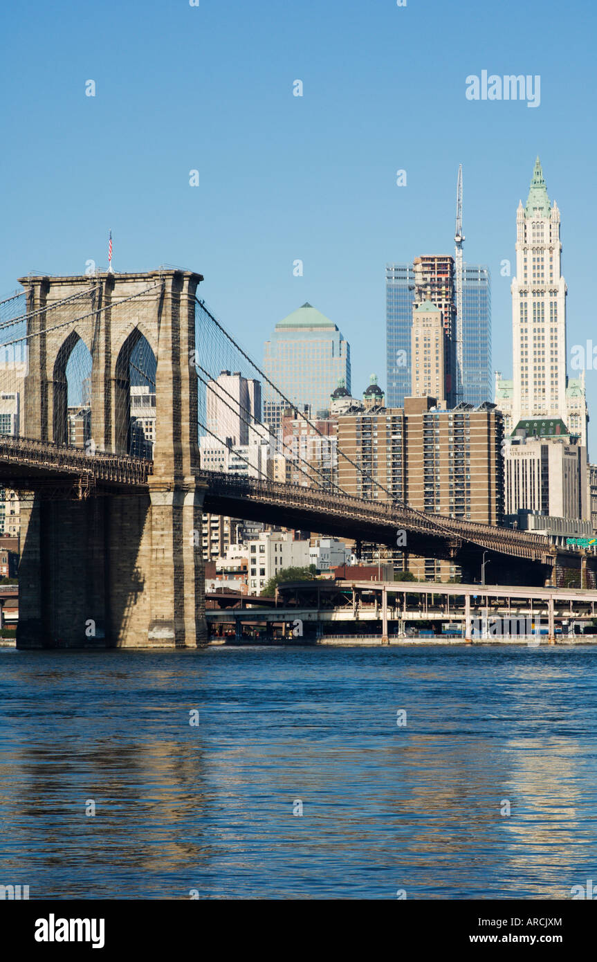 Manhattan skyline, Brooklyn Bridge and the East River, New York City ...