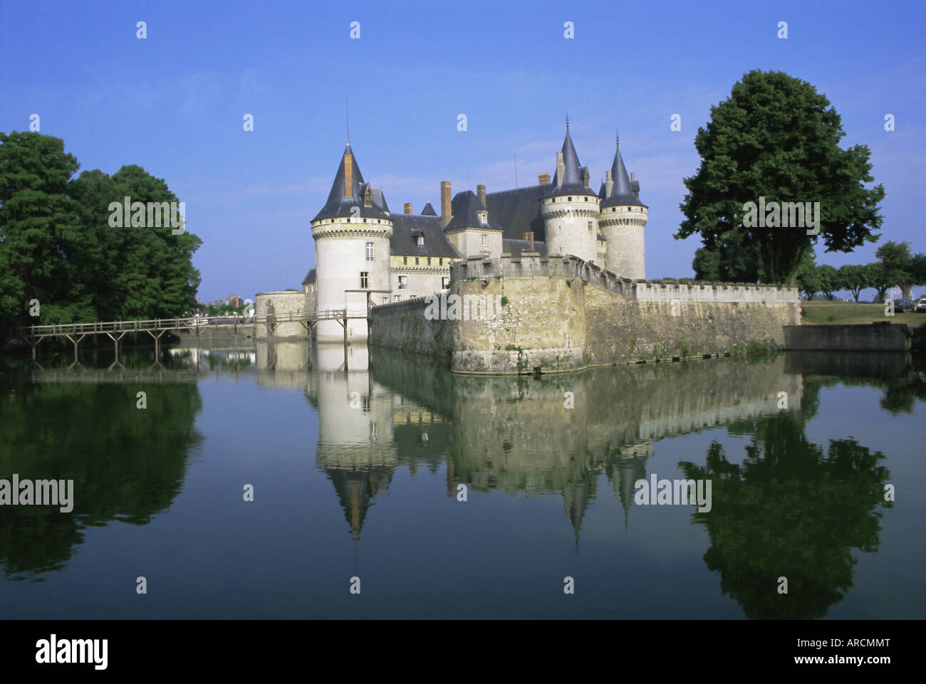 Sully-sur-Loire chateau, Loire Valley, UNESCO World Heritage Site, France, Europe Stock Photo