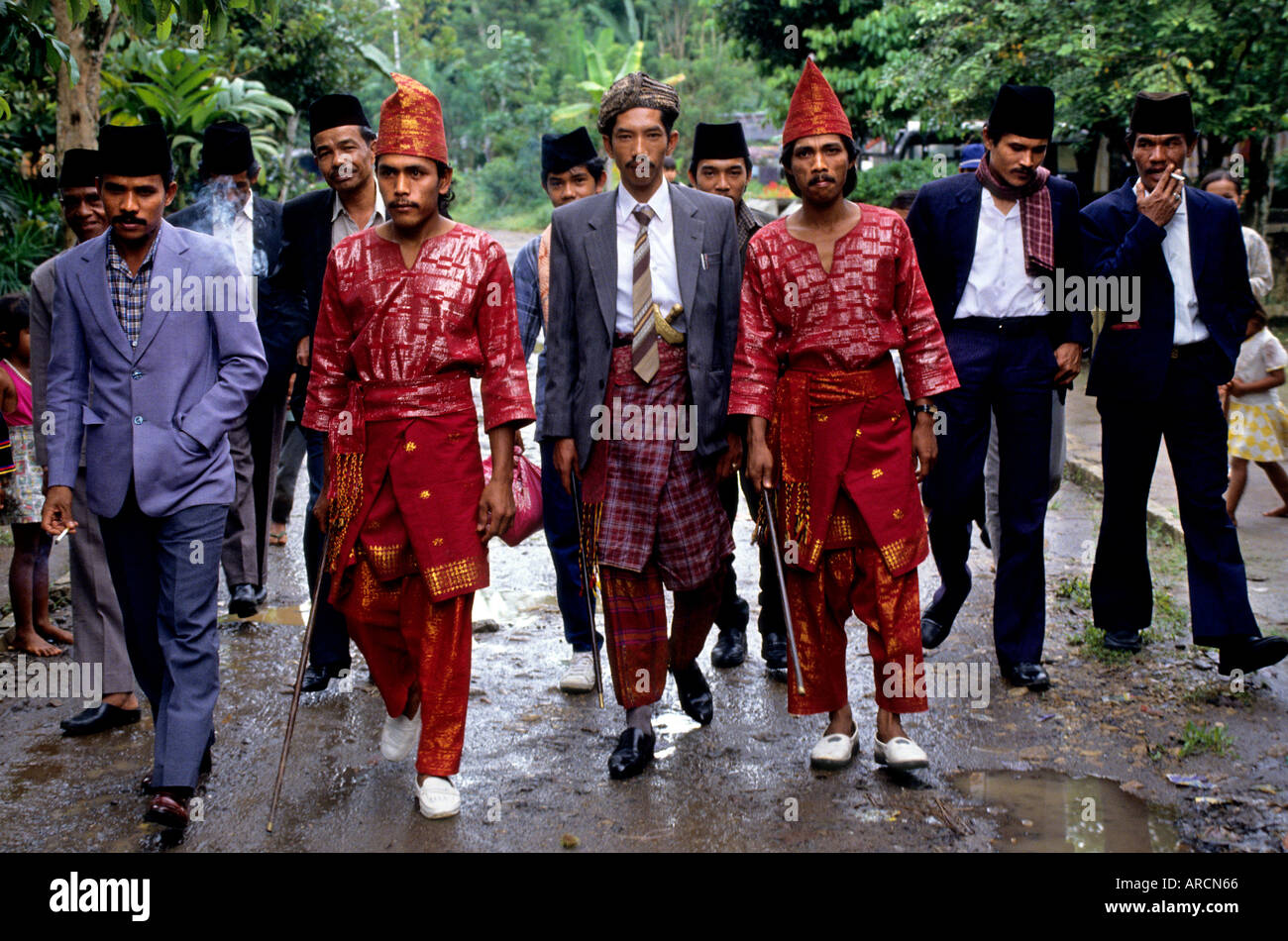 Indonesia Sumatra Minangkabau People Woman Man Wedding Mariage matriarchy Stock Photo
