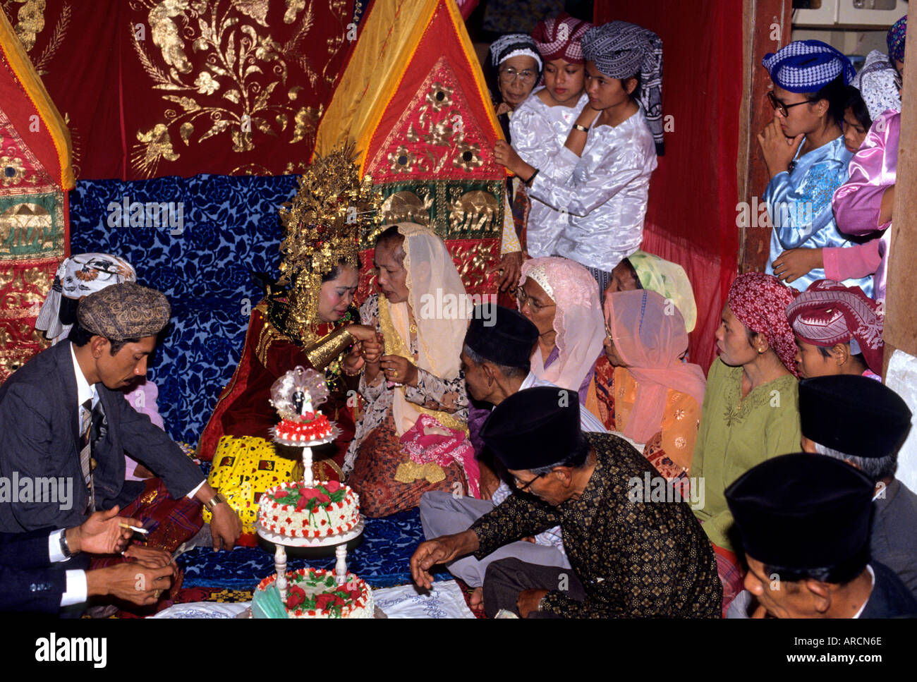 Indonesia Sumatra Minangkabau People Woman Man Wedding Mariage matriarchy Stock Photo