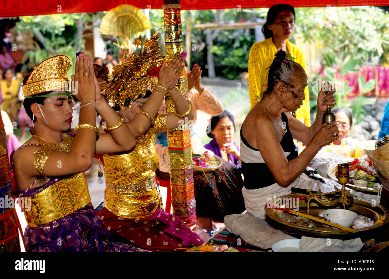 Bali Ubud Indonesia wedding marry marriage priestess Stock Photo