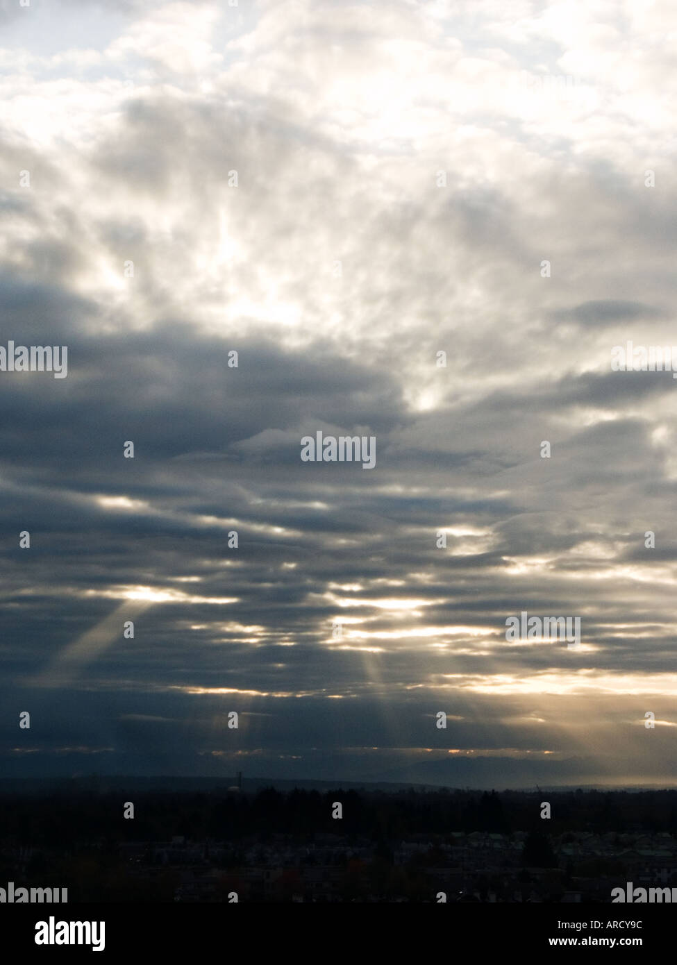 Golden dawn light spill hi-res stock photography and images - Alamy