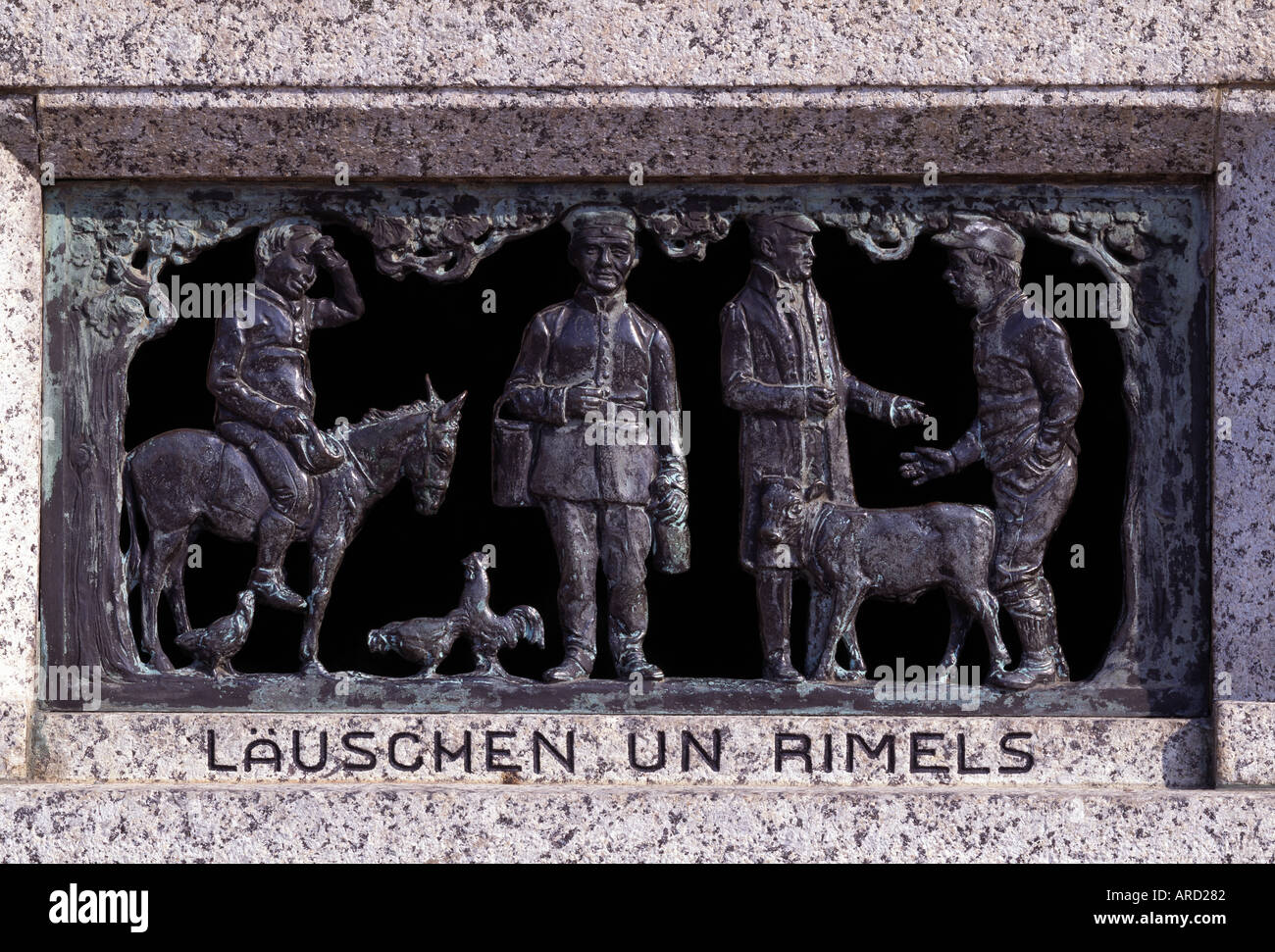 Reuterstadt-Stavenhagen, Fritz Reuter-Denkmal, Bronzerelief Stock Photo