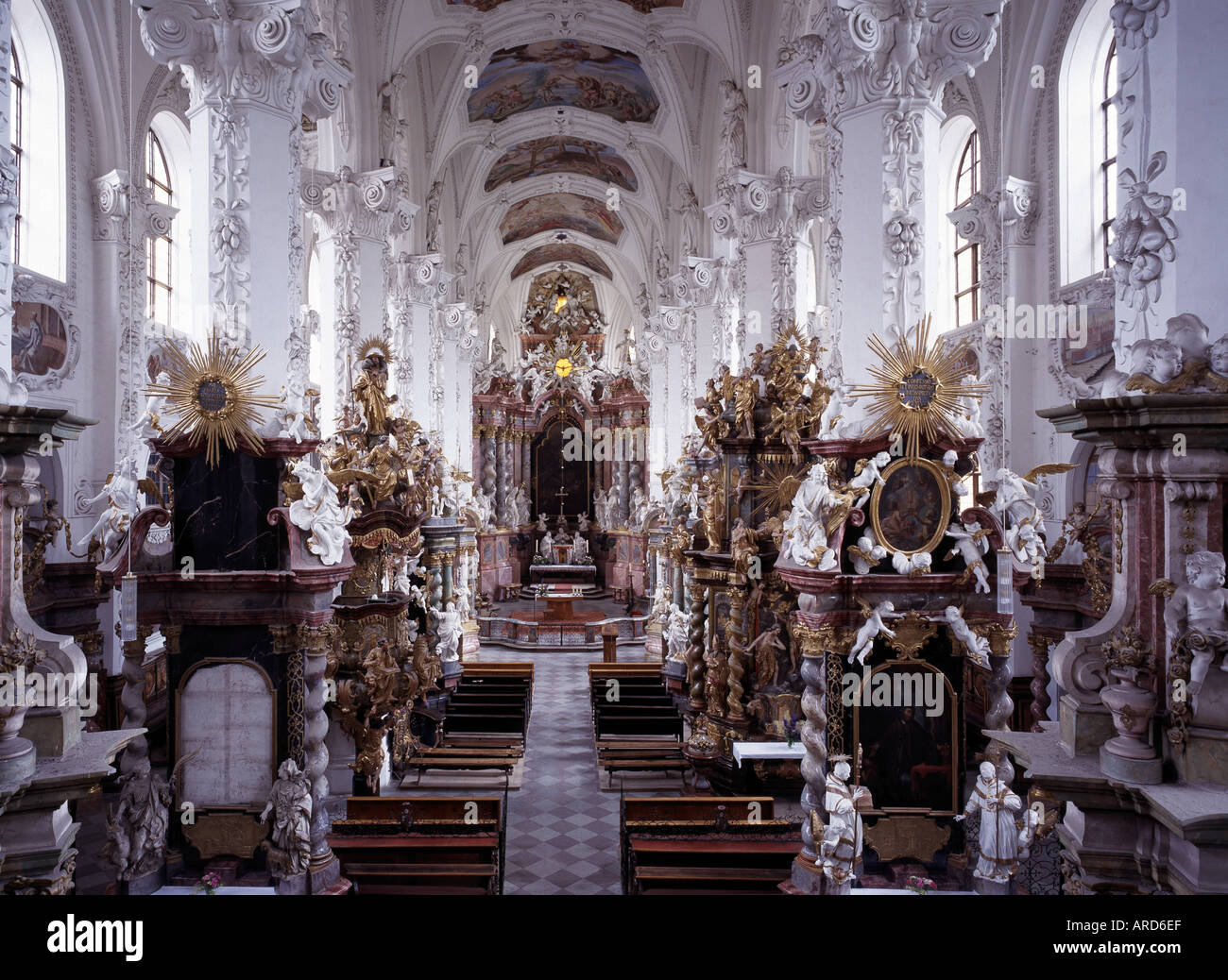 Neuzelle,Kloster,  Große Kirche, Innenansicht Richtung Osten Stock Photo