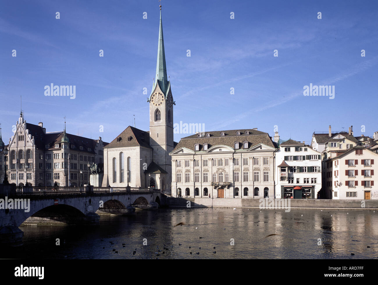 Zürich, Blick über die Limmat auf Fraumünster und Zunfthaus zur Meisen Stock Photo