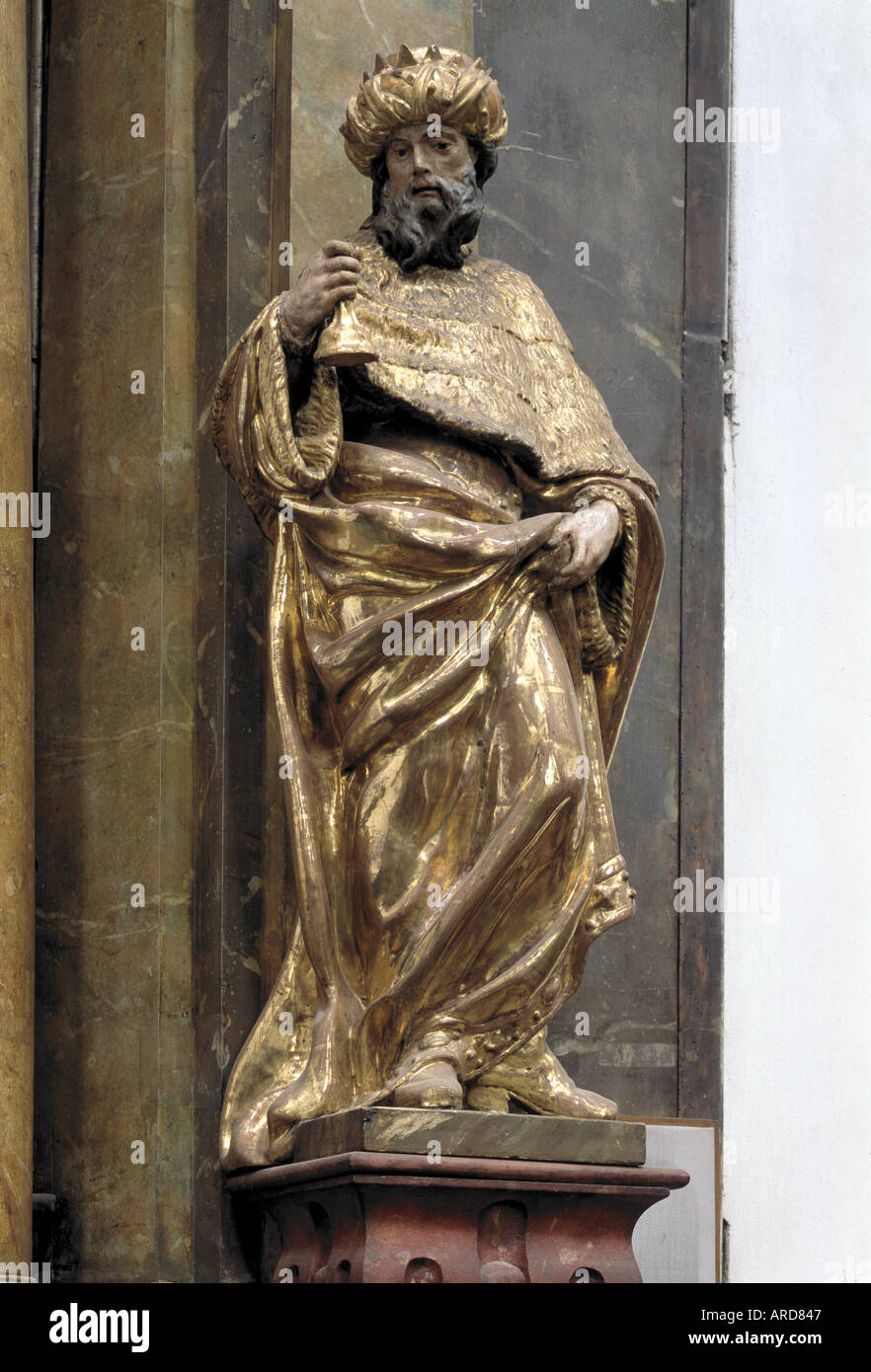 Prag, St. Thomas, Figur am Seitenaltar Christi Geburt (Heilige Drei Könige) Stock Photo