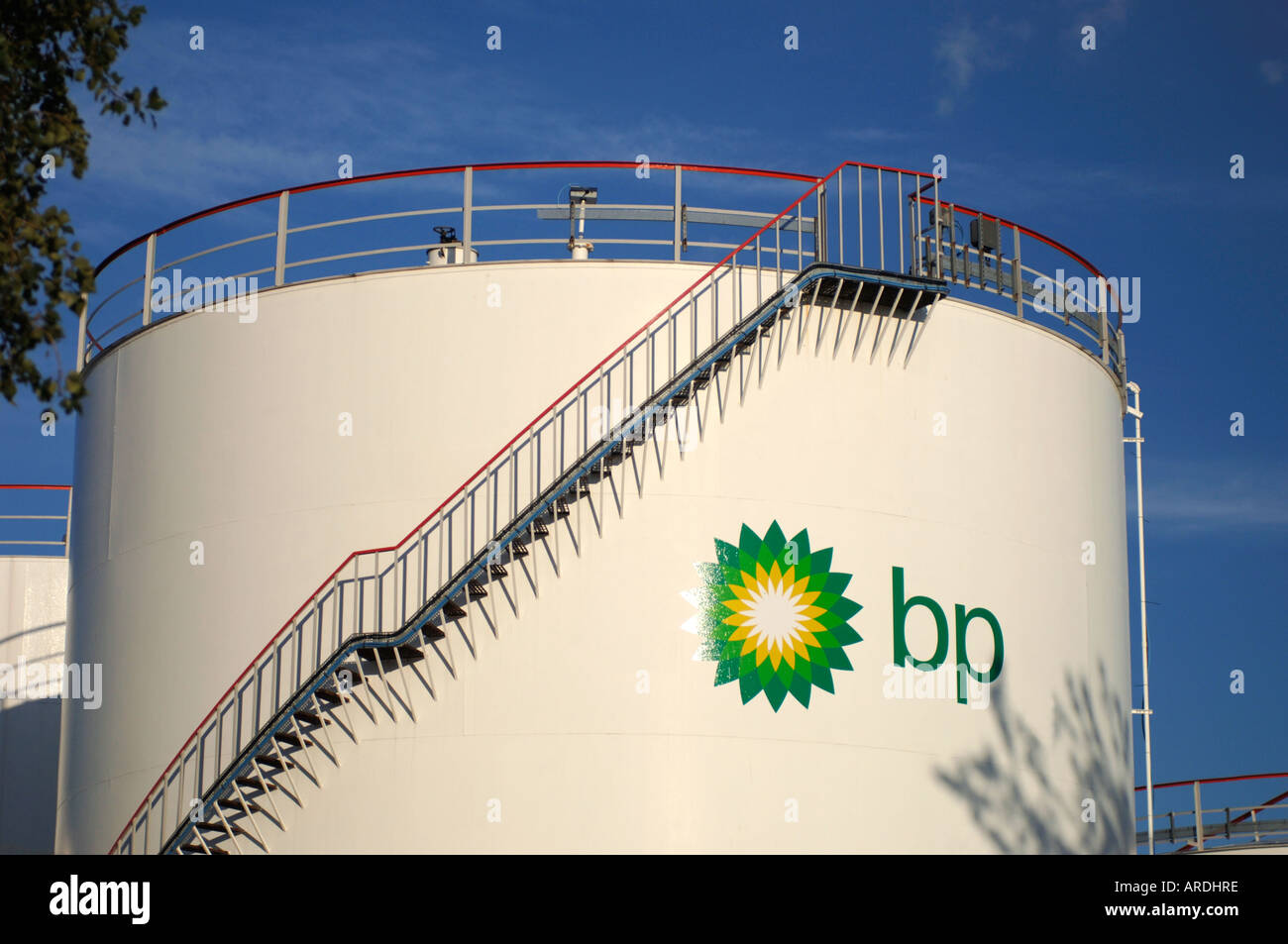 Bp storage tanks hi-res stock photography and images - Alamy