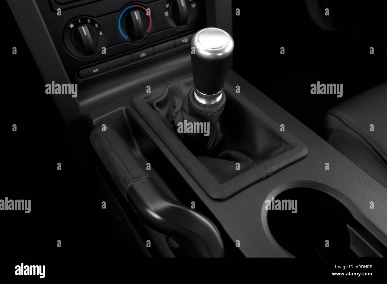 2006 Saleen S281 Supercharged in Black - Gear shifter/center console Stock  Photo - Alamy