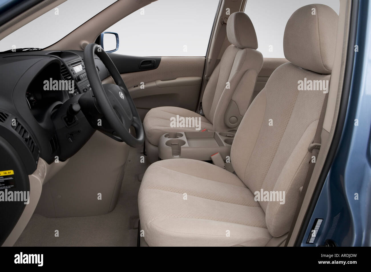 2007 Hyundai Entourage GLS in Blue Front seats Stock Photo Alamy