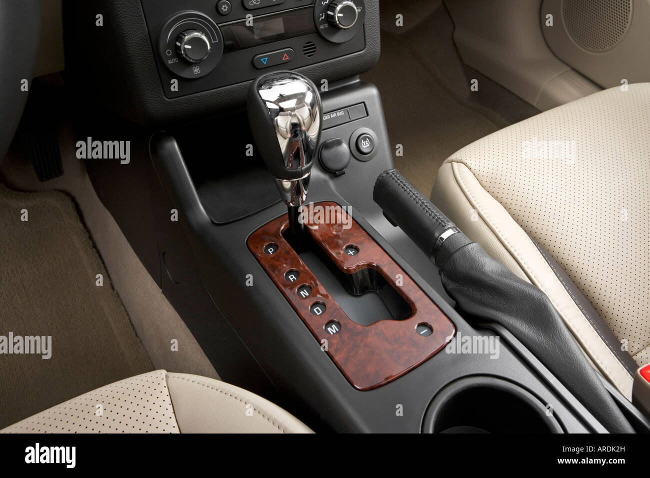 2007 Pontiac G6 GTP in Blue Gear shifter/center console Stock Photo