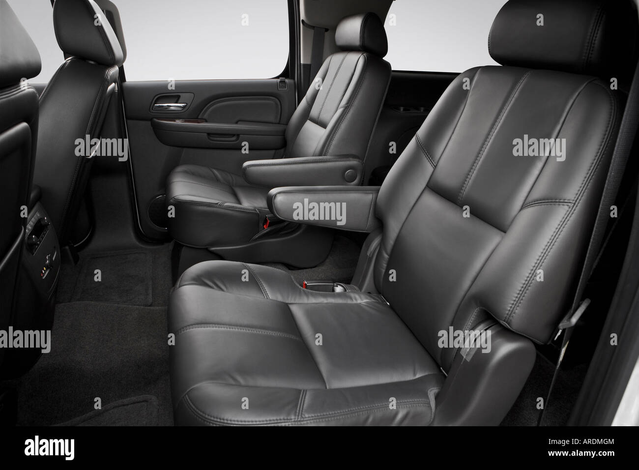 2007 GMC Yukon XL Denali in Silver Rear seats Stock Photo Alamy