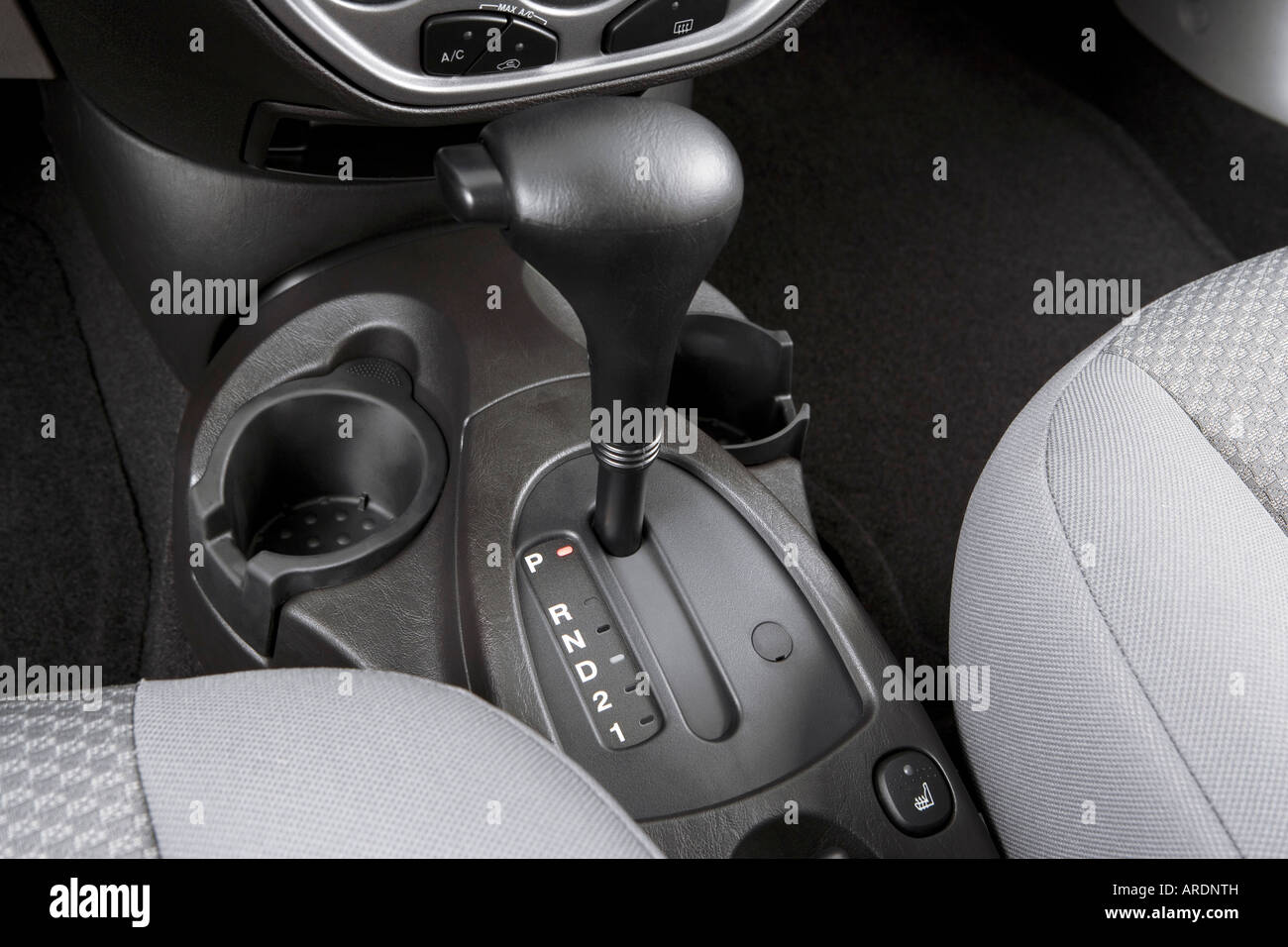 2007 Ford Focus SES in Silver - Gear shifter/center console Stock Photo -  Alamy