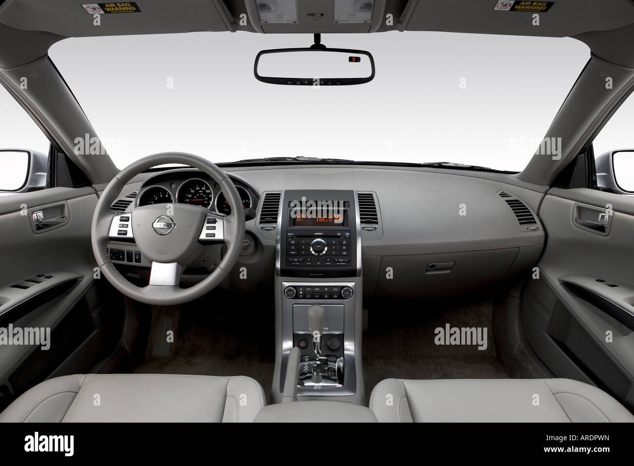 2007 Nissan Maxima 3.5 SE in Gray - Dashboard, center console, gear shifter  view Stock Photo - Alamy