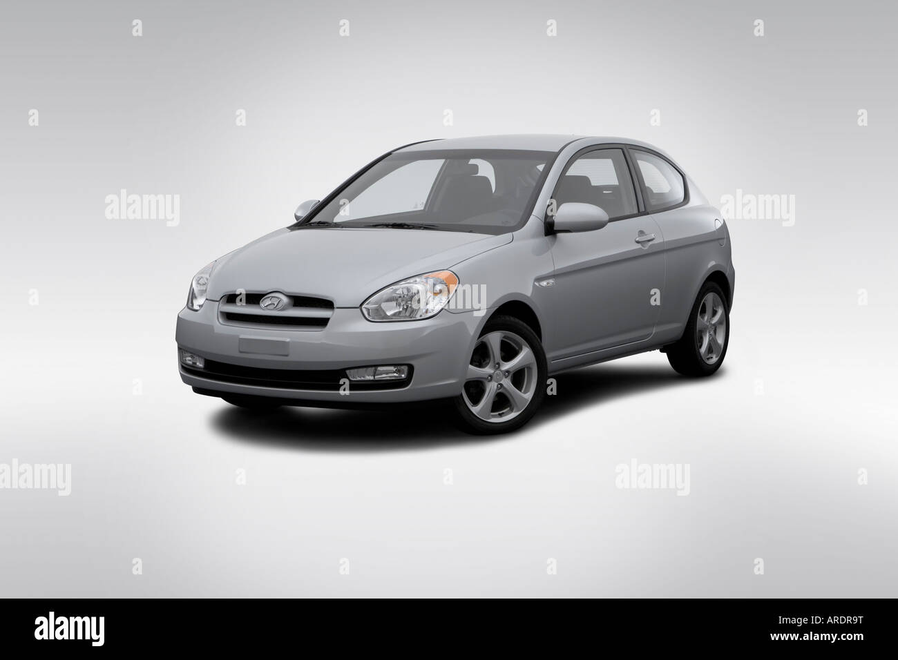2007 Hyundai Accent SE in Silver Front angle view Stock Photo
