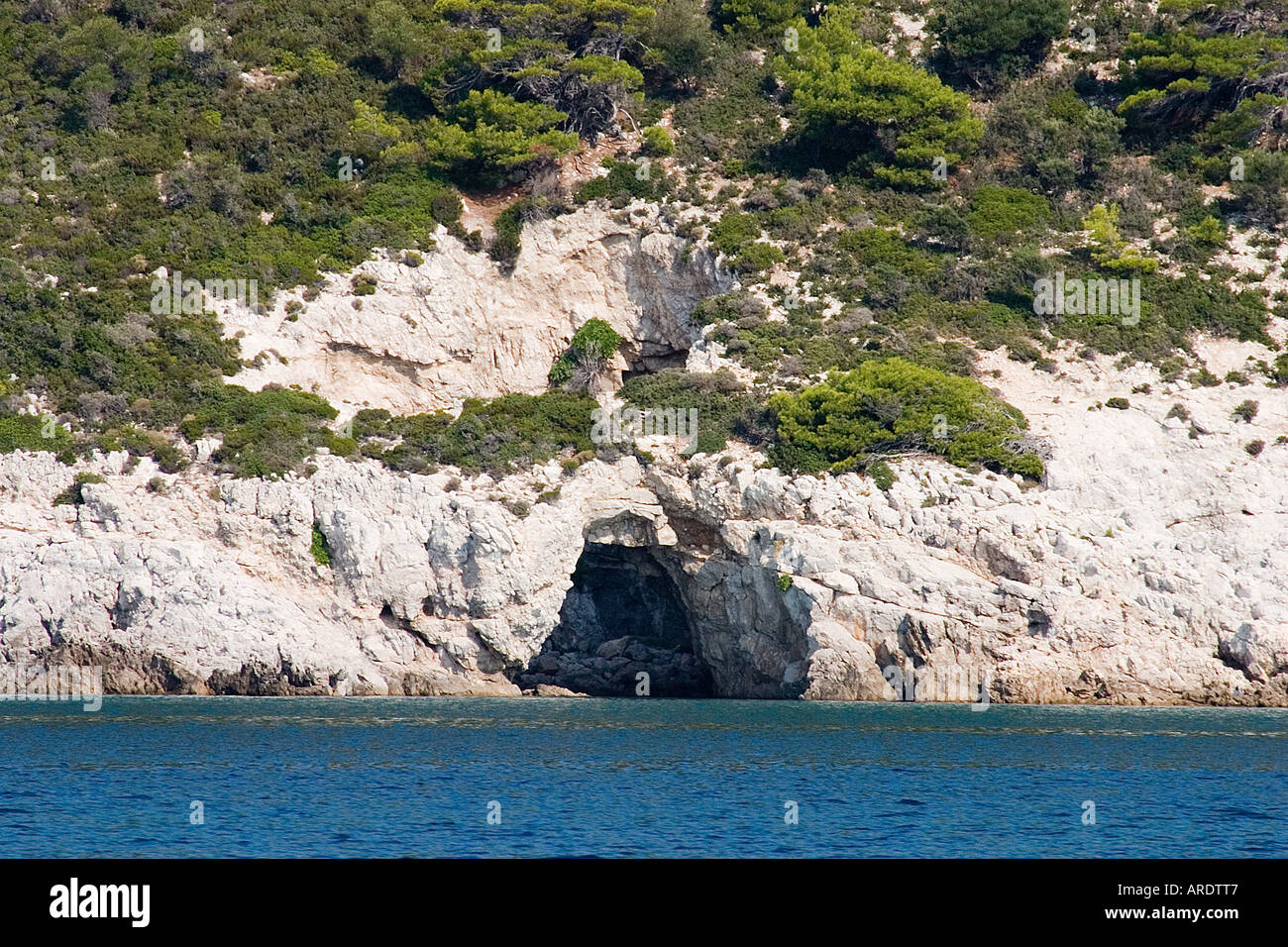 Collapsed cave roof hi-res stock photography and images - Alamy