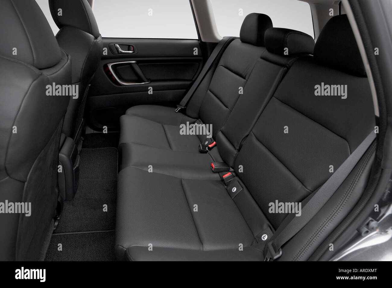 2007 Subaru Outback 2 5 Xt Limited In Gray Rear Seats