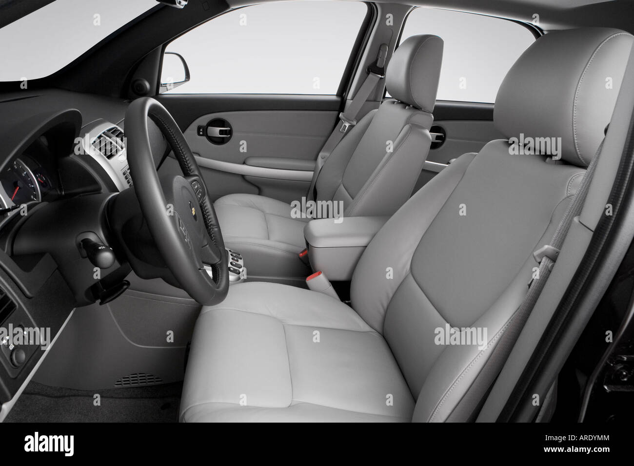 2006 Chevrolet Equinox LT in Black - Front seats Stock Photo - Alamy