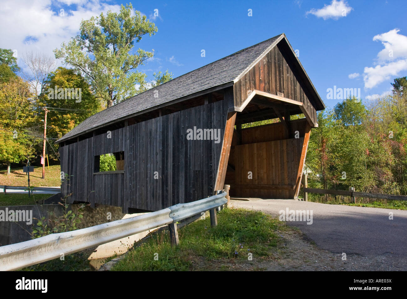 Covered Bridge over the Mad River, Warren VT Stock Photo Alamy