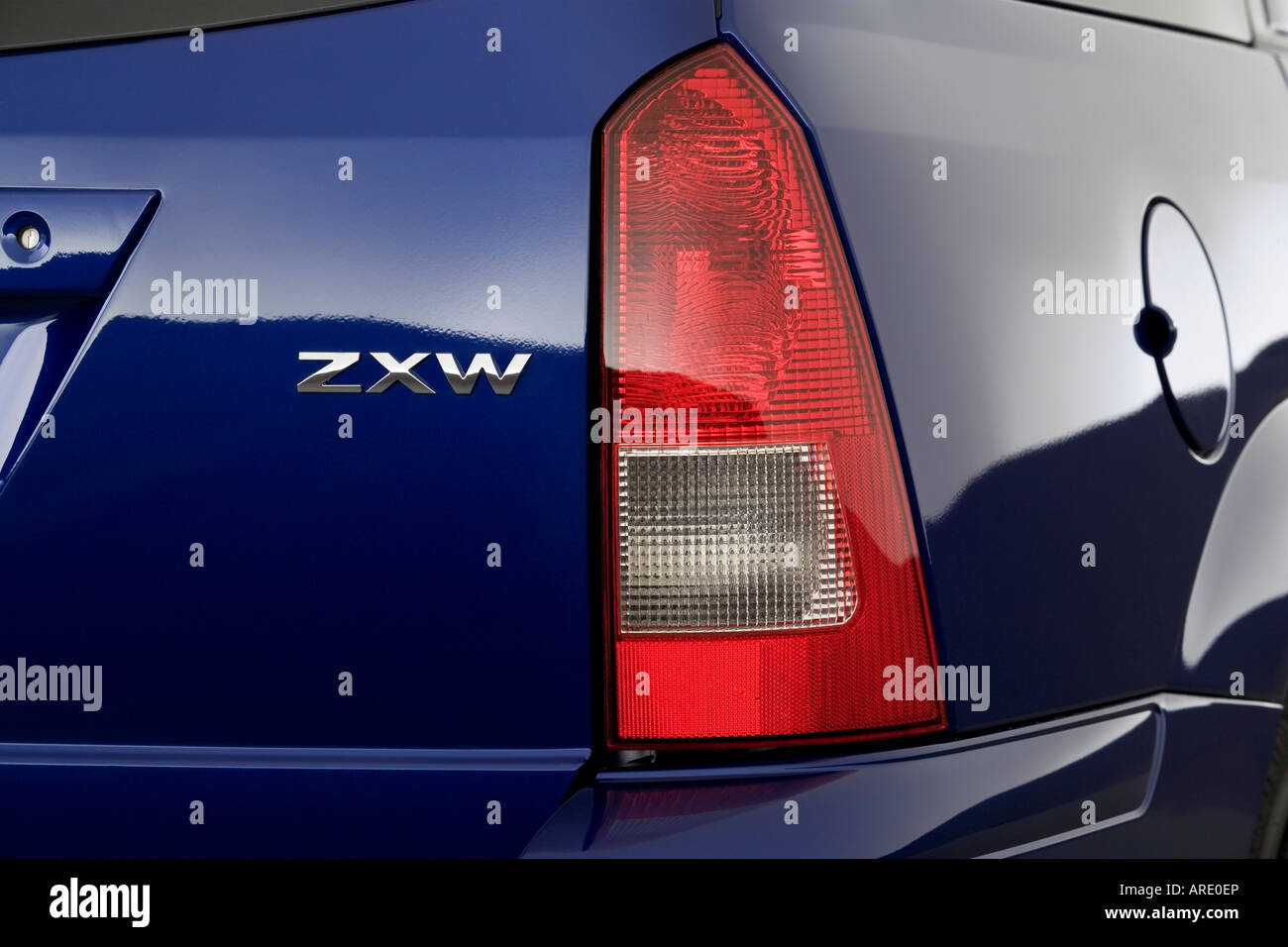 2006 Ford Focus ZXW SES in Blue - Tail light Stock Photo - Alamy