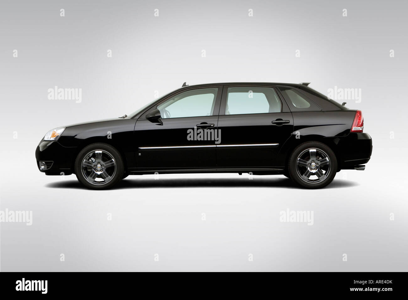 2005 Chevrolet Malibu Maxx Lt In Black Drivers Side Profile Stock Photo Alamy