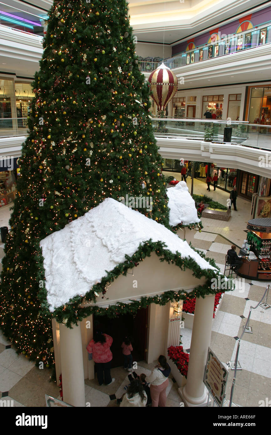 Macarthur center mall hi-res stock photography and images - Alamy