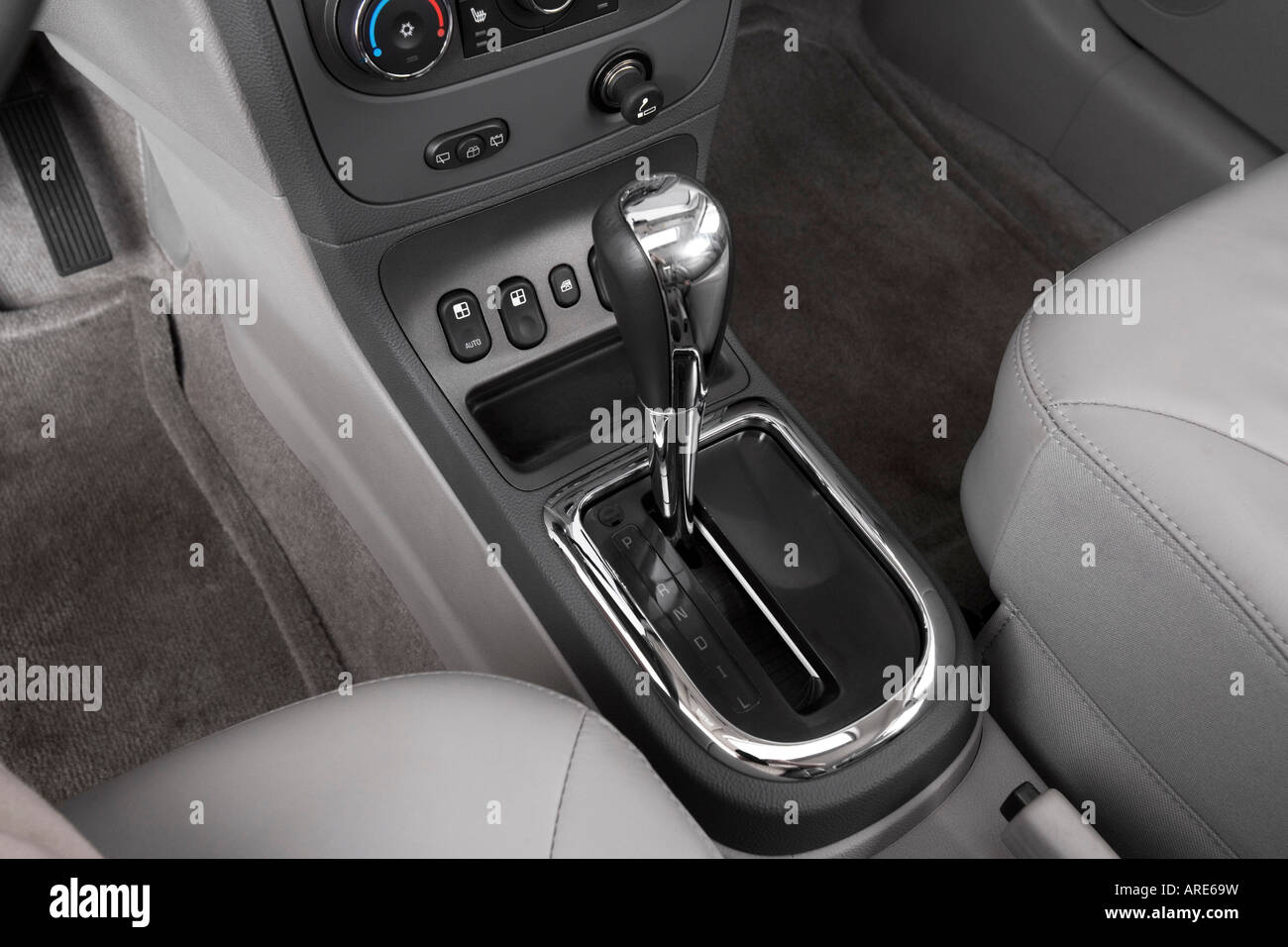 2006 Chevrolet HHR 2LT in Black - Gear shifter/center console Stock Photo