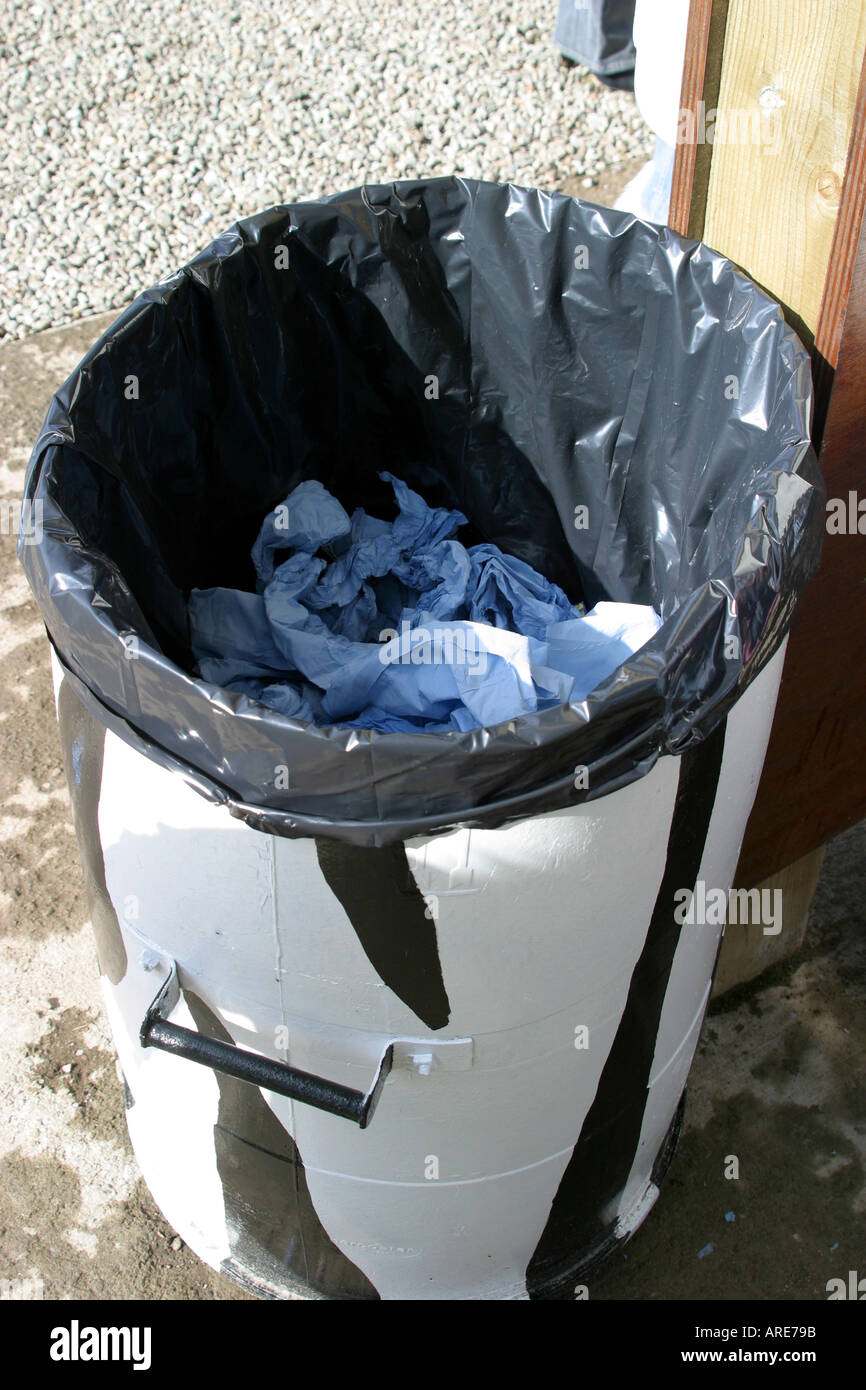 Paper towels bin hires stock photography and images Alamy